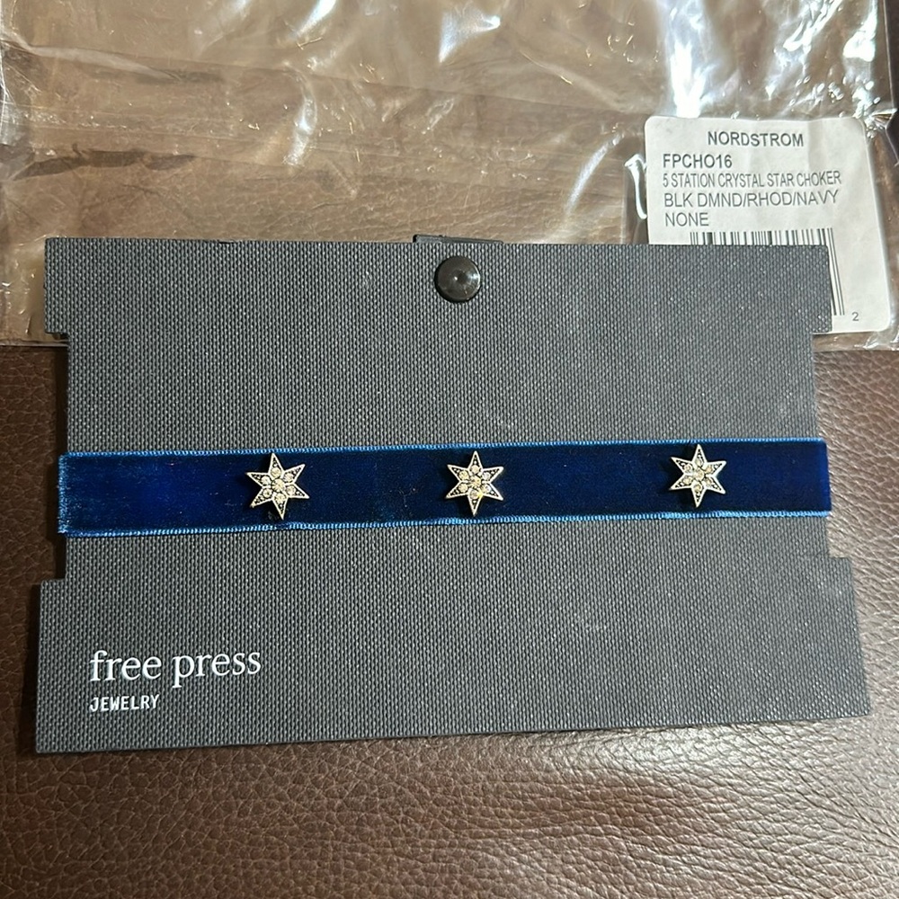 Nordstrom Free Press Choker